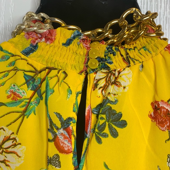 🎈Top Yellow floral Size Medium - Picture 7 of 9